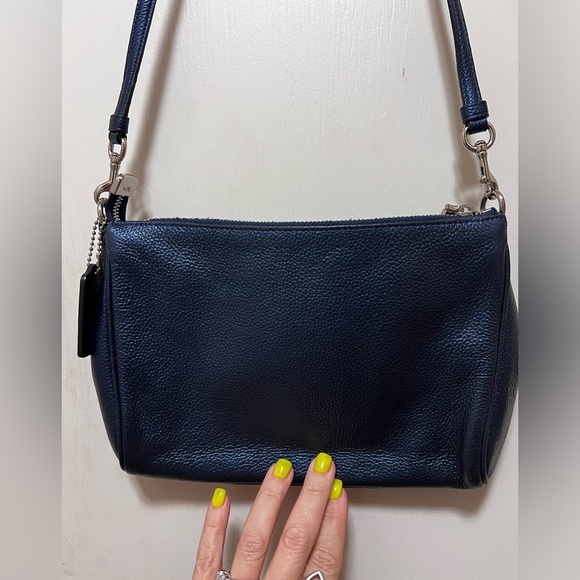 Coach metallic Carrie Crossbody bag with detachable strap and silver chain. Blue - Picture 6 of 7